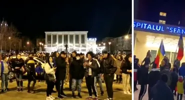 Proteste halucinante la Spitalul din Bacău: Hoții, asasinii! - VIDEO