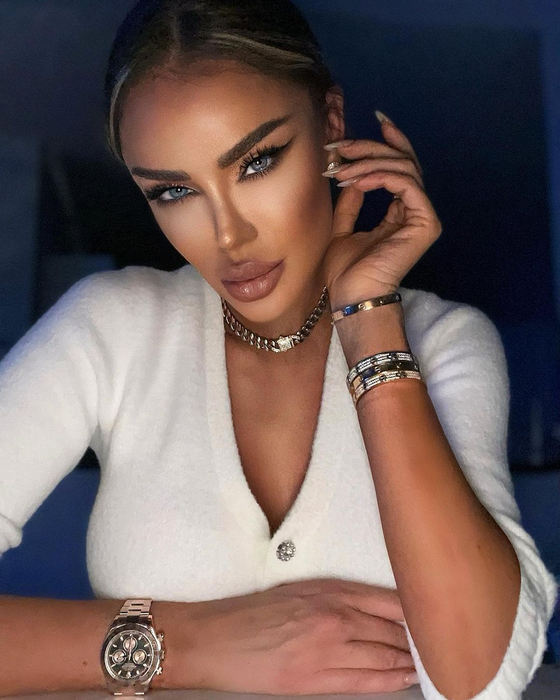 Andreea Raicu o ironizează pe Bianca Drăguşanu. Ce a publicat şatena pe reţelele de socializare