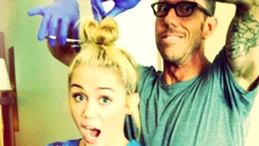 Miley Cyrus, invelita intr-un prosop, cu sanii la vedere! Nu a avut nici o jena cand a facut asta! Imaginile sunt deja pe internet