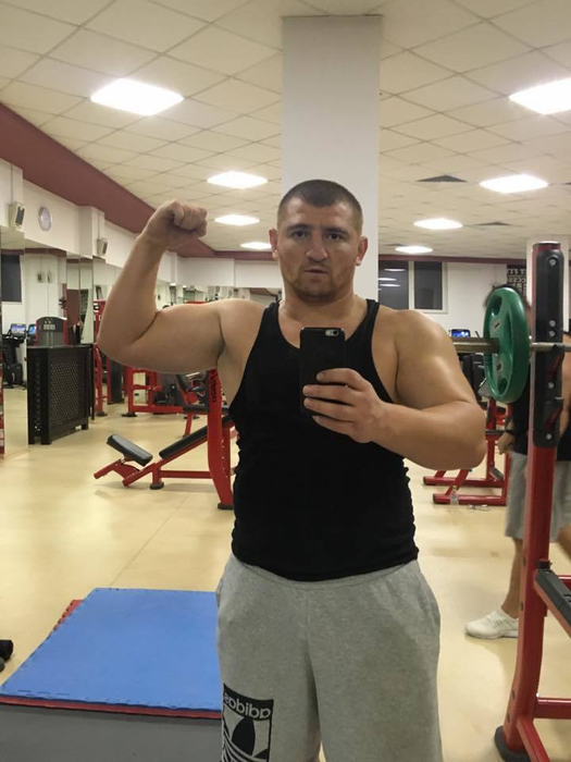 Toată lumea îl cunoaşte pe Cătălin Moroşanu, dar puţin ştiu cum arată fratele lui! Uite cât de bine îi seamănă Claudiu