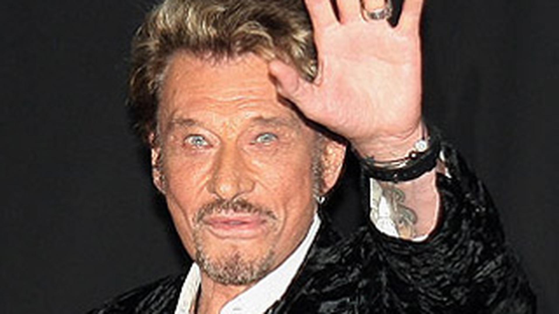 VIDEO Johnny Hallyday, maestrul rockului francez, a ajuns la urgenta