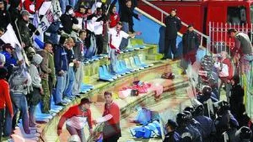 Agentii de paza se pregatesc pentru lupta cu galeriile