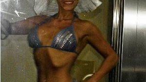 Oglinda, oglinjoara, cine si-a facut cel mai penibil selfie din tara? Ruby si Marculescu fara lenjerie intima!