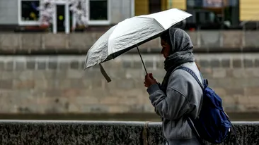 Numărul de telefon GRATUIT pentru sesizări de urgențe, pe durata Codului roșu de ploi în București