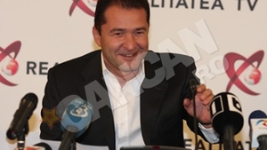 Elan Schwartzenberg l-a somat pe Sebastian Ghita din noul sediu al Realitatii TV: "In cazul in care ne vor pune piedici, ne vom ocupa ani de zile de ei, in justitie!"