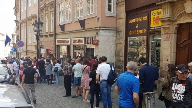 Ce spun ziariștii străini despre românii din diaspora care nu au apucat să voteze