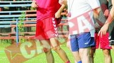 Noul selectioner umbla cu carabina pe umar
