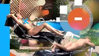 Fostul “iepuraș” Playboy  s-a “izolat” la piscină. Dacă e cuminte, i se pune și apă...