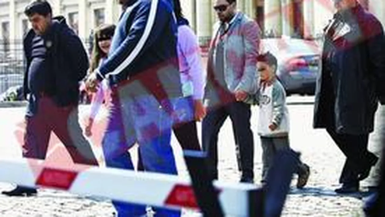 I-a aprins printesei o lumanare la Mitropolie