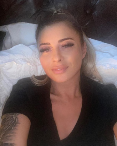 Anamaria Prodan a chemat de urgență ambulanța. Sexy impresara nu se simte deloc bine după ce a fost confirmată cu Covid-19
