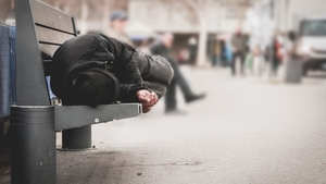 Povestea tânărului de 32 de ani care a renunțat la viața de lux și a ajuns să trăiască pe străzi, cu doar 14 dolari pe zi