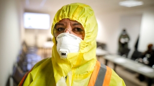 Vid legislativ în acordarea stimulentelor de risc de 2 500 de lei pentru personalul medical implicat în lupta anti-Covid-19 / Bonificații diferite pentru starea de urgență vs. starea de alertă