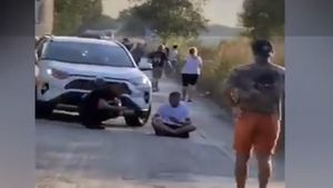 Imaginile zilei din Vama Giurgiu! Cum a fost blocat un șofer ce a vrut să depășească mașinile aflate în coloană