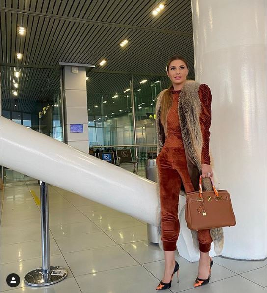 Anamaria Prodan, în lacrimi la Săptămâna Modei din Paris! Fata sa cea mare a defilat pentru Cătălin Botezatu. Cum a apărut sexy impresara pe catwalk alături de Rebecca Dumitrescu