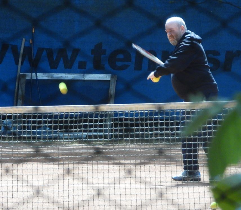 Mihai Constantin, pe terenul de tenis (Foto: CANCAN.RO)