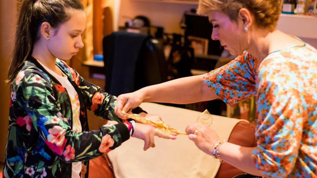 TEO TRANDAFIR a postat un mesaj emoţionant pentru fiica ei, care îşi serbează astăzi ziua de nume! Răspunsul MAIEI le-a adus tuturor lacrimi în ochi