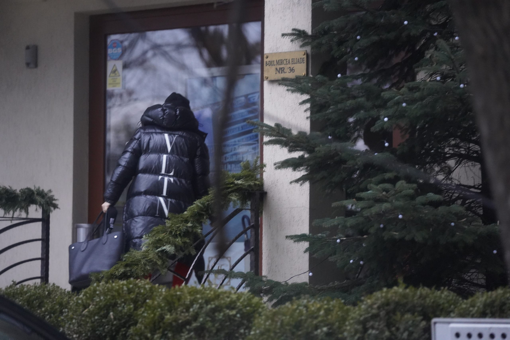 Andreea Esca, în "vizită" la o clinica medicală (Foto: CANCAN.RO)
