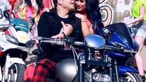 Adevărul despre relaţia dintre JEAN de la CRAIOVA şi DANIELA CRUDU! Manelistul a dat cărţile pe faţă