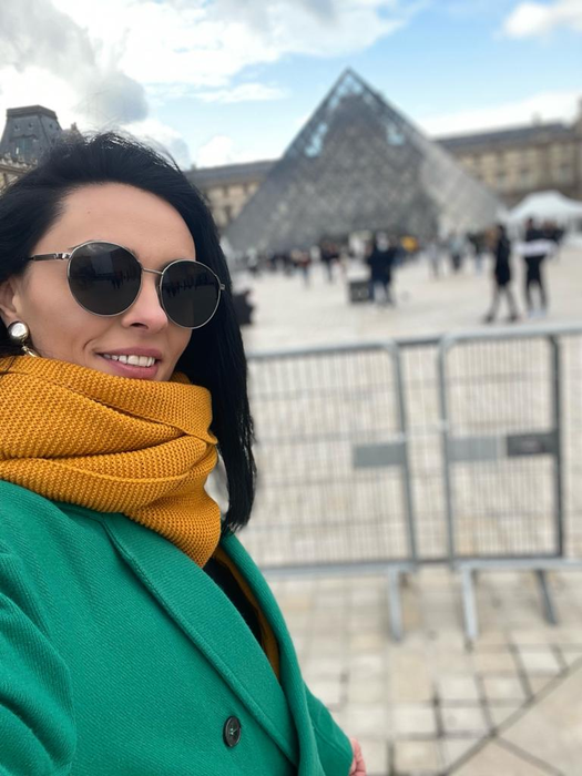 Cosmina Păsărin a vizitat Parisul de ziua ei