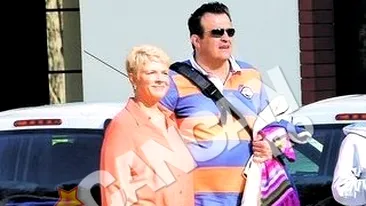 Teo si viitorul ei sot sunt pe ultima suta de metri cu pregatirile pentru ziua cea mare! Si-au luat hainele de nunta