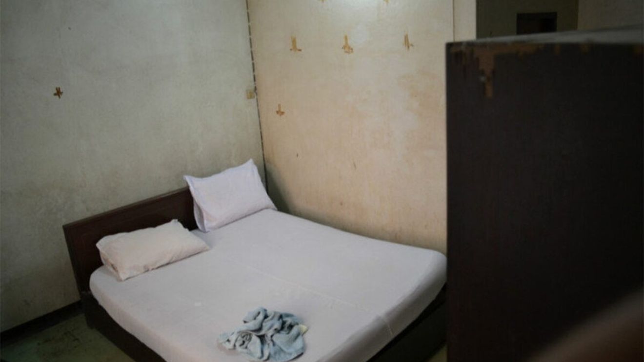 Doi români au plătit 3.200 lei pentru o săptămână în Italia, la un hotel 3*. Când au văzut cum arăta camera, au vrut să plece