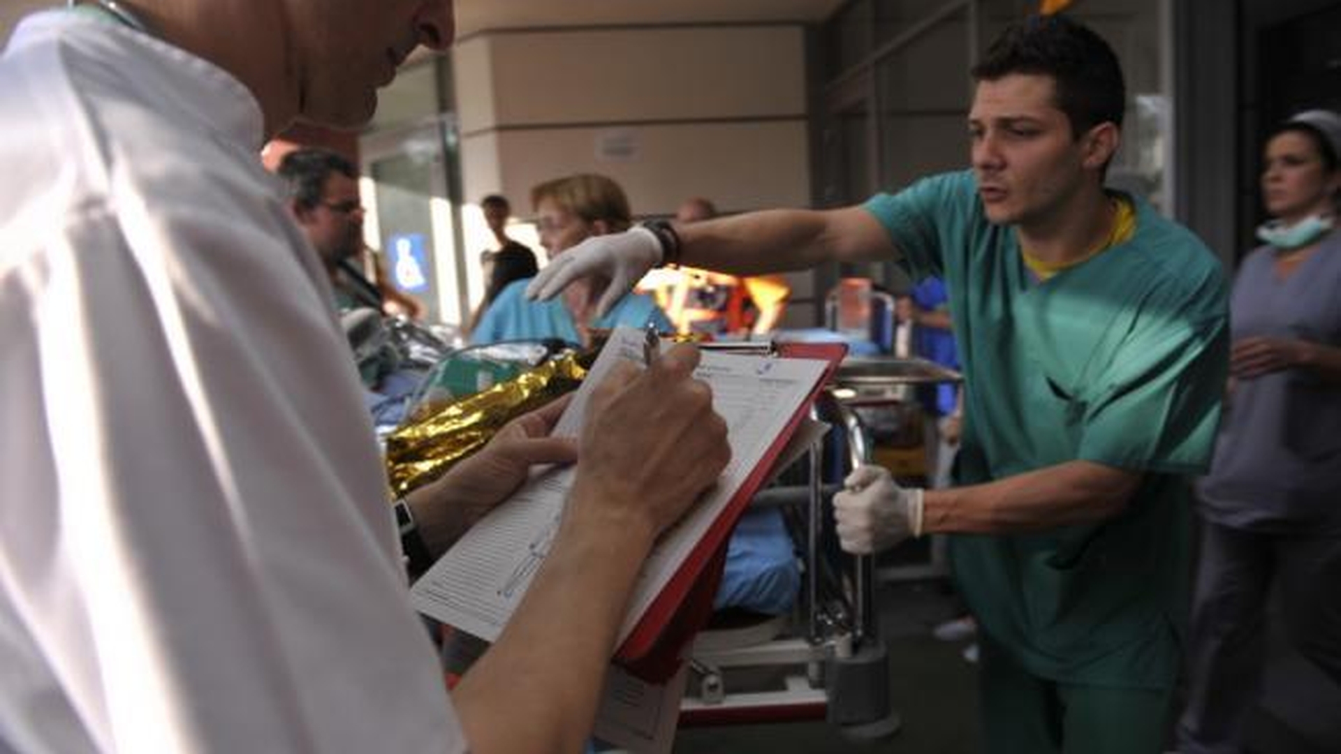 Un bărbat din Arad a murit după ce i-au fost aprinse hainele c-o brichetă 