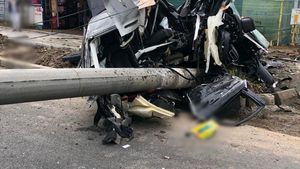 Accident grav în Giurgiu! Un autoturism a intrat în coliziune cu un stâlp de electricitate