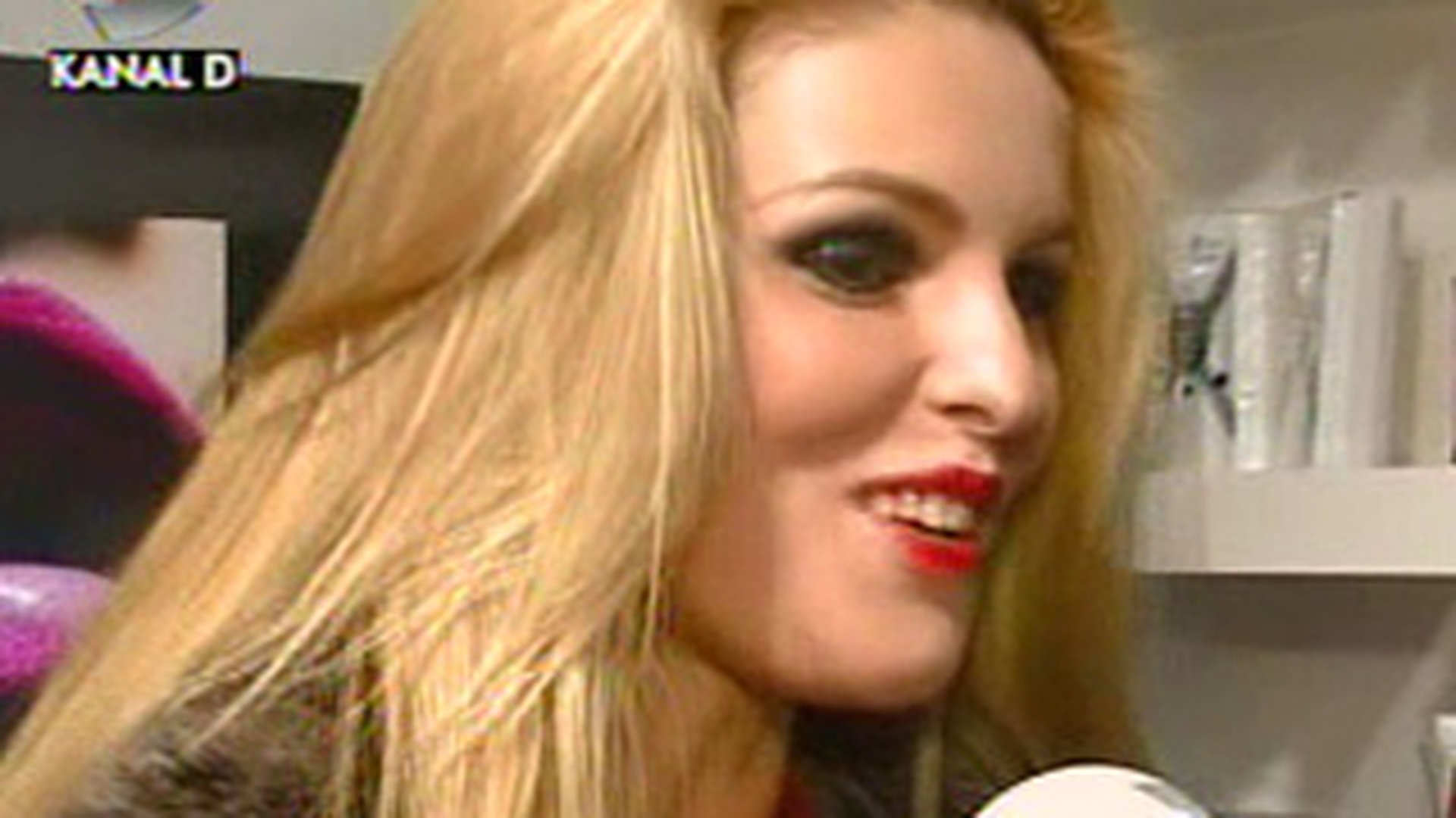 VIDEO Denisa Nechifor, indragostita de Valentine's Day! "Iubesc si sunt iubita!"