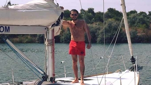 LIVIU VÂRCIU s-a fotografiat AŞA cu un prieten, iar fanii au intrat imediat la bănuieli! "Sunteţi pe invers?"