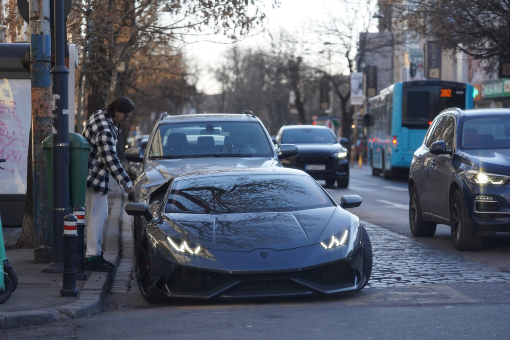 Prietenul lui Zed a sosit, iar cei doi vor pleca imediat