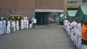 Protest inedit la un spital din Belgia! Premierul, primit cu spatele de către medici. „Politicul întoarce spatele constant cererilor noastre de ajutor”