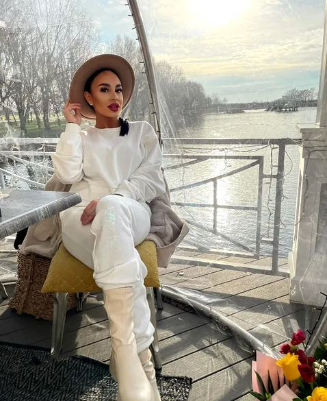 Mădălina, soția românului trecut pe la Inter și AC Milan, făcută praf după ce și-a deschis cont de OnlyFans! Sexy-bruneta se apără: “Nu este nimic greșit” | GALERIE FOTO