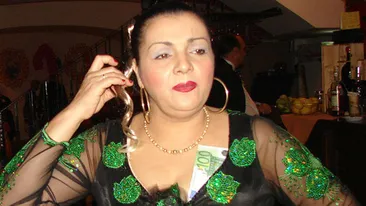 O faimoasa cantareata de la noi traieste o drama: Nu are voie sa faca ASTA daca vrea sa se mai marite!