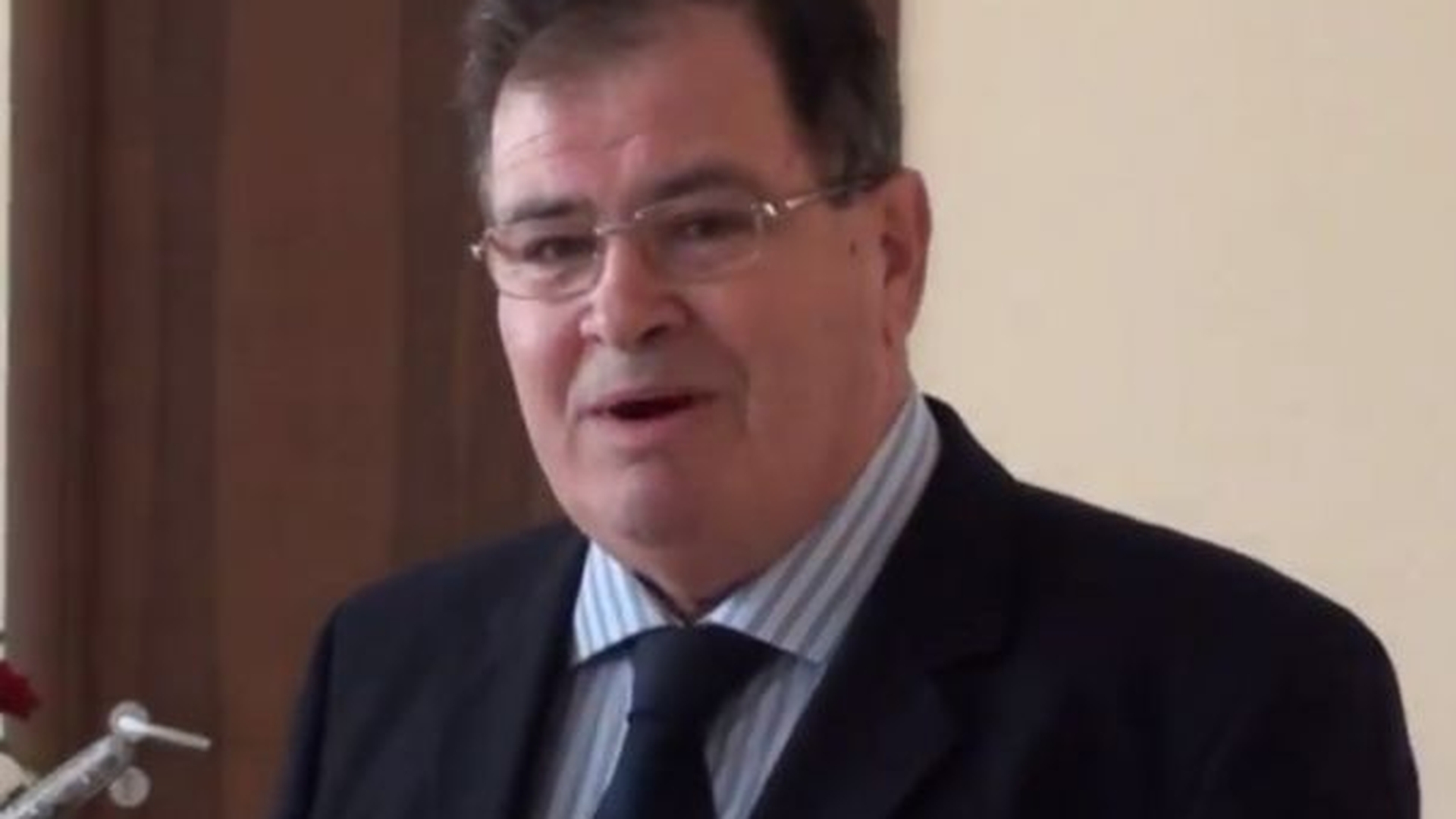 Dezvaluiri incredibile despre viata intima unui milionar roman! A incercat sa-si “cumpere” copilul secret cu un apartament!