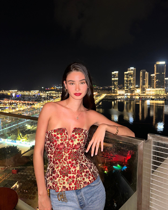 Laura Maier s-a postat din Dubai, în ultima perioadă, unde Bogdan Buta pregătește festivalul UNTOLD (Foto: Instagram)