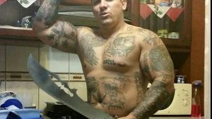 EXCLUSIVITATE. Temutul interlop a înnebunit de gelozie după ce soţia a ”fugit” de acasă. Adrian ”Power” Corduneanu ameninţă din închisoare: ”Mă eliberez şi vă împuşc pe capete!”
