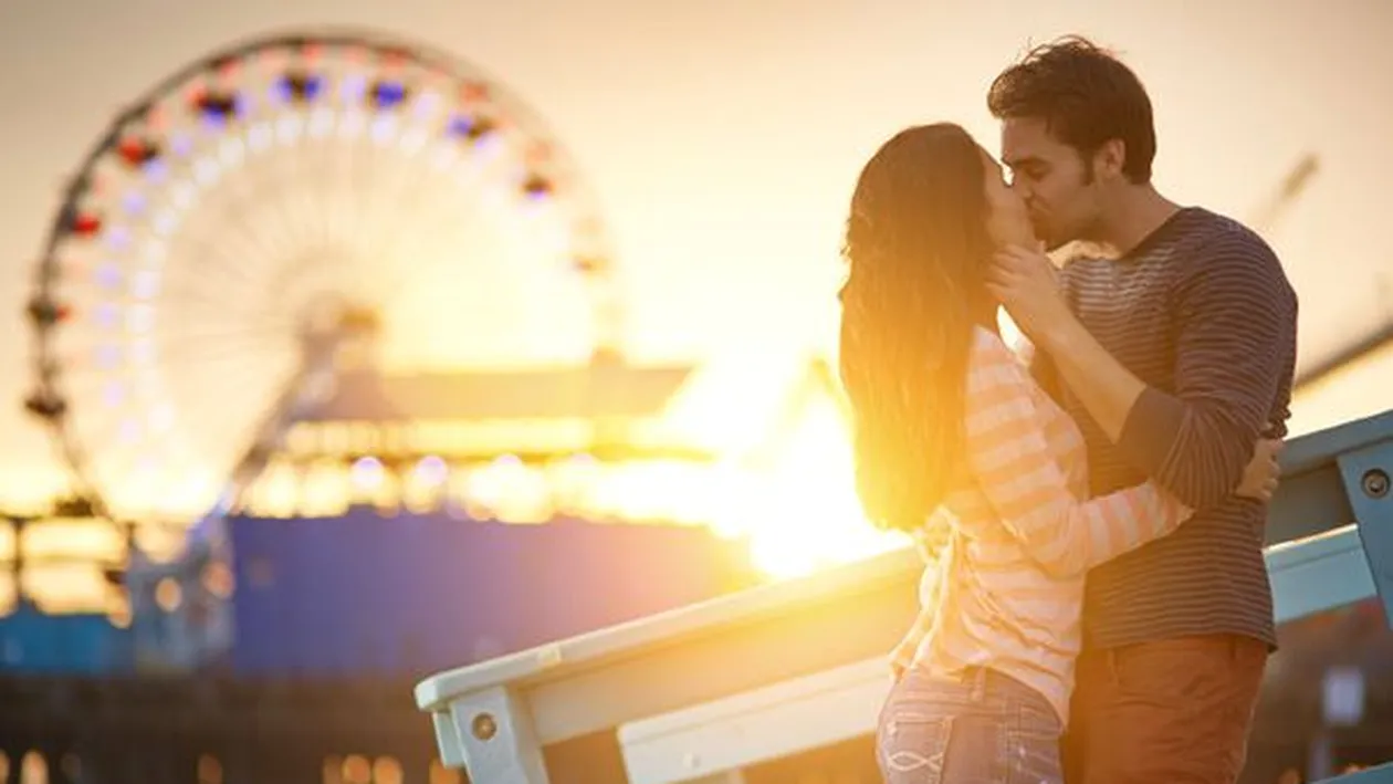 Ce înseamnă când visezi că te săruți