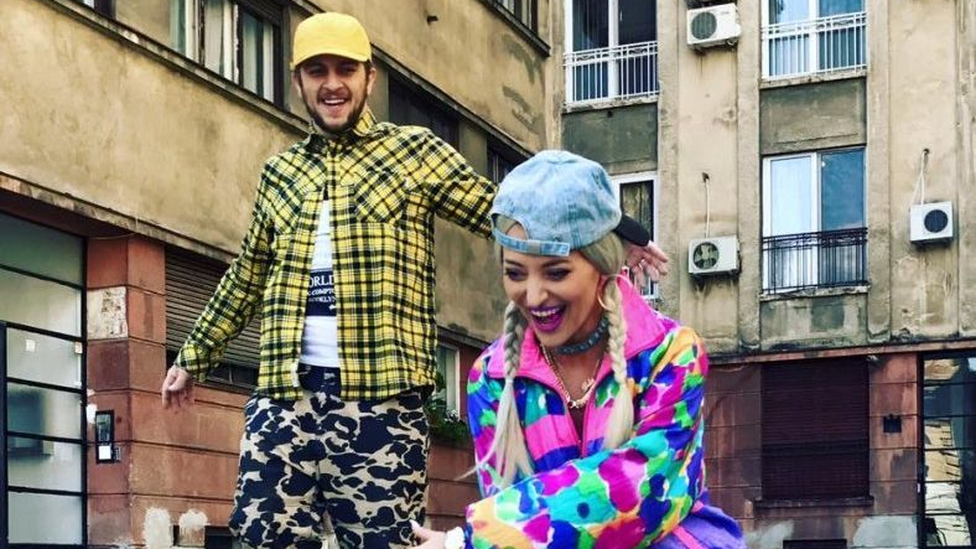 DELIA a dat din nou lovitura alături de... "mama soacră"! Care este adevărul din spatele melodiei "Rămâi cu Bine a.k.a. Rămâi cu mă-ta"