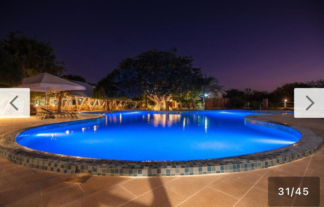 Nu e o glumă! Cât costă o noapte de cazare la hotelul din Madagascar al lui Radu Mazăre