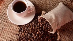 Ora greșită la care bei cafeaua dimineața. Avertismentul important al Dr. Zac Turner