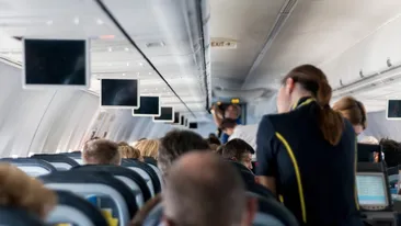 Băutura pe care nu trebuie să o consumi în avion. O stewardesă rupe tăcerea: „Este absolut dezgustătoare”