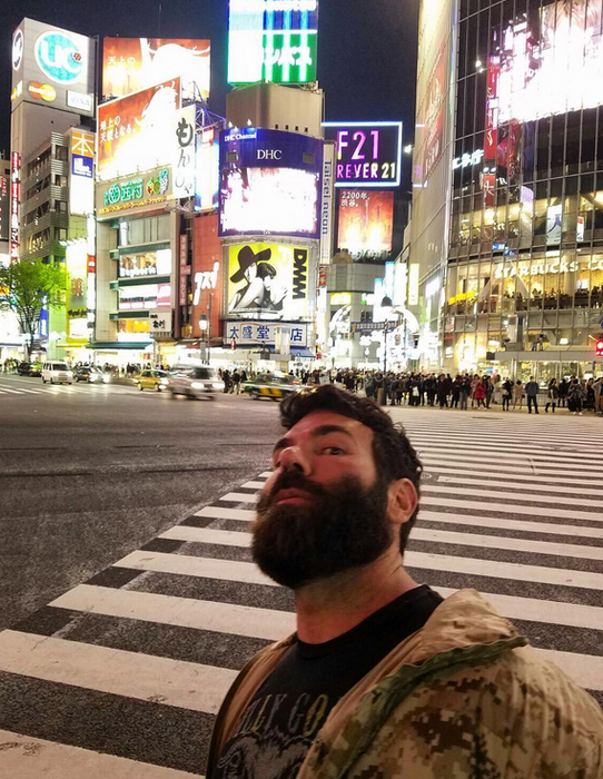 Dan Bilzerian mai e supranumit şi „Regele Instagramului“