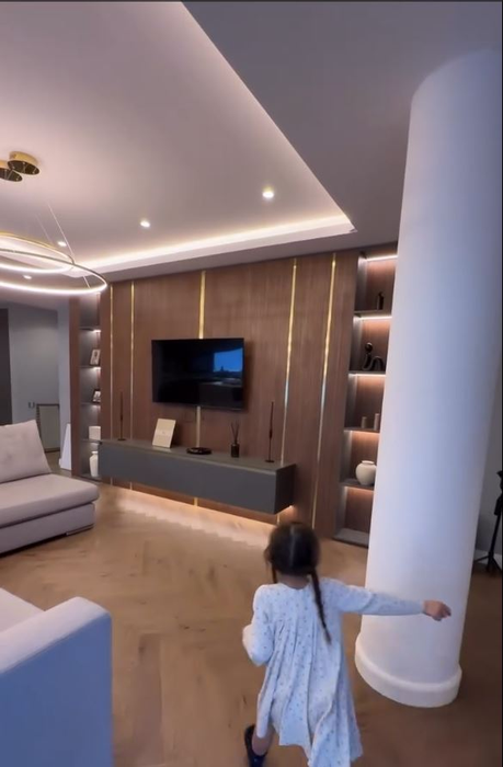Cum arată apartamentul în care s-a mutat Andreea Popescu, după divorțul de Rareș Cojoc. Are un living, 2 dormitoare și 2 băi