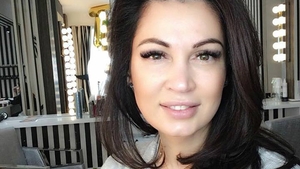 NICOLETA LUCIU a intrat în direct cu o mască pe faţă, după care le-a arătat tuturor cum a întinerit în doar o oră!