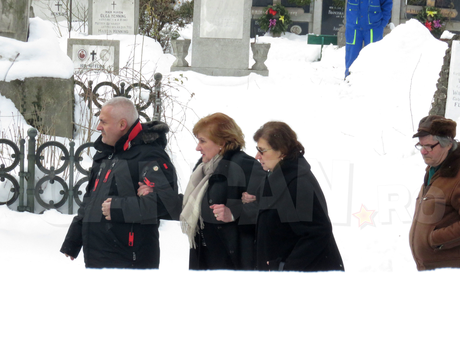 Familia extinsa l-a condus pe ultimul drum!  Miliardarul DAN ADAMESCU, inmormantat fara lacrimi!