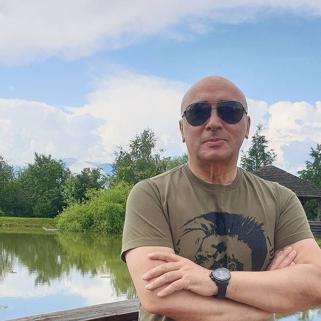 "Nu a mai comunicat cu ei…”  Marcel Pavel dezvăluie  ce se întâmplă cu rudele din Rusia ale soției sale!