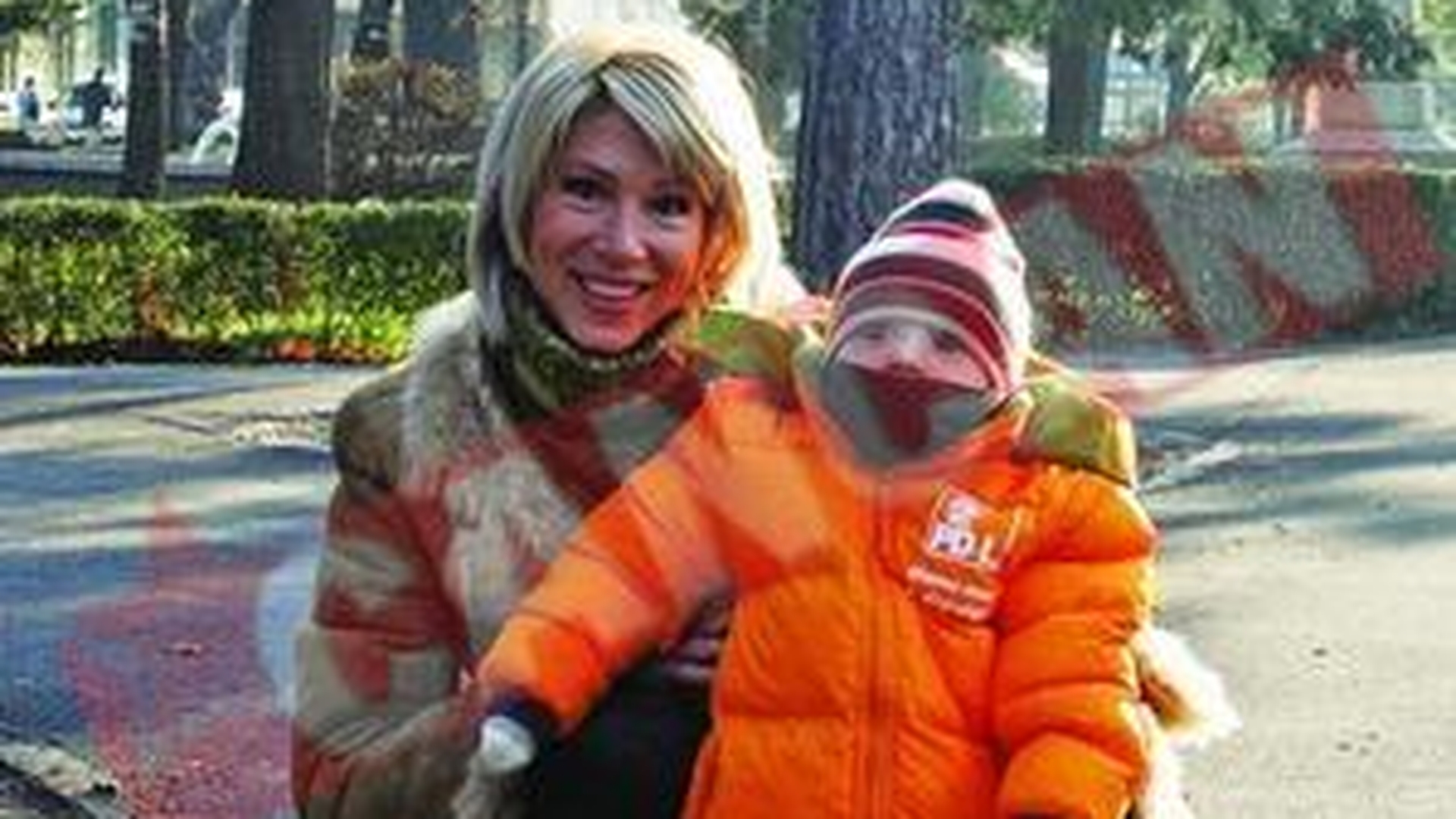 Raluca Turcan, cu pampers si biberon la Camera Deputatilor