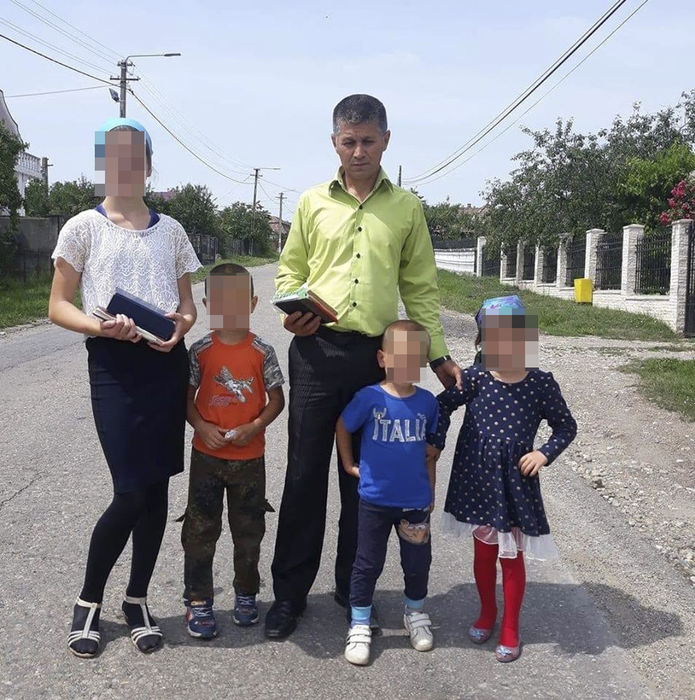 Răsvan Daniel Lako își crește singur copiii