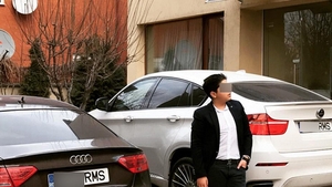 Are toate şansele să-l detroneze pe celebrul Victoraş Micula! La doar 16 ani, îşi face loc tare pentru a fi ”Împăratul fiţelor de pe Insta”: pilotează privat-jeturi, conduce super-maşini şi... Sepy Reza e fiul unui afacerist iranian, pe care SRI-ul l-a interceptat într-un dosar de spălare de bani