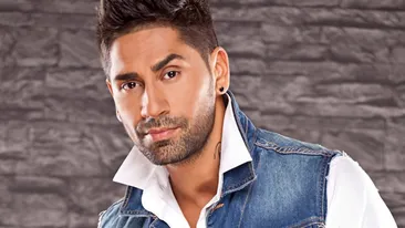 In urma cu ceva ani il puteai vedea pe Connect-R in fiecare zi in intersectii! ASTA facea artistul ca sa isi intretina familia